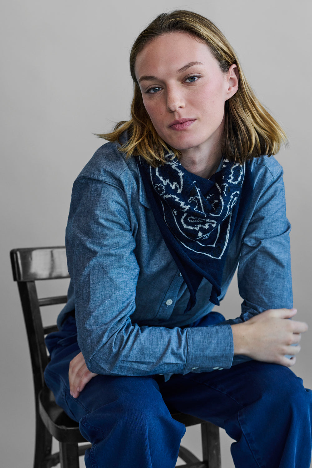 Cashmere Bandana in Navy