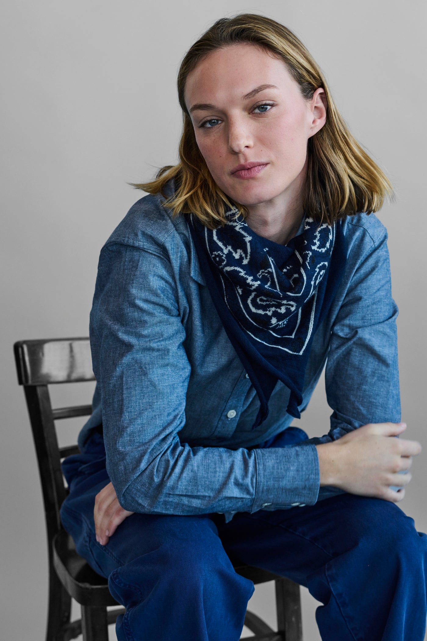 Cashmere Bandana in Navy